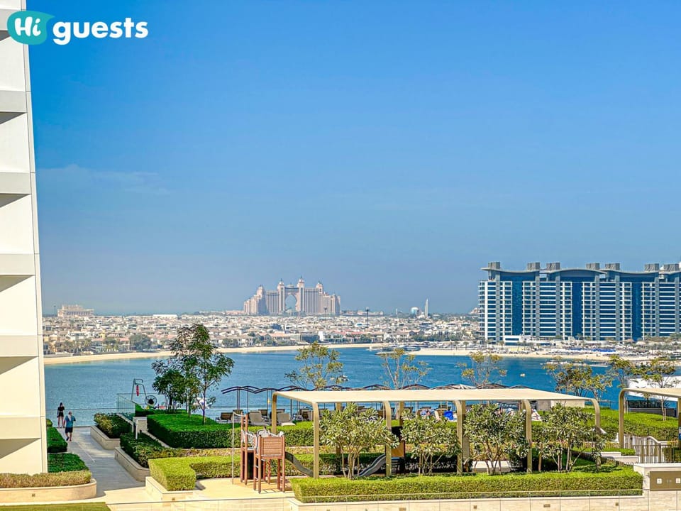 HiGuests - Beautiful Sea Facing 1BR at Emaar Beachfront Apartment in Dubai