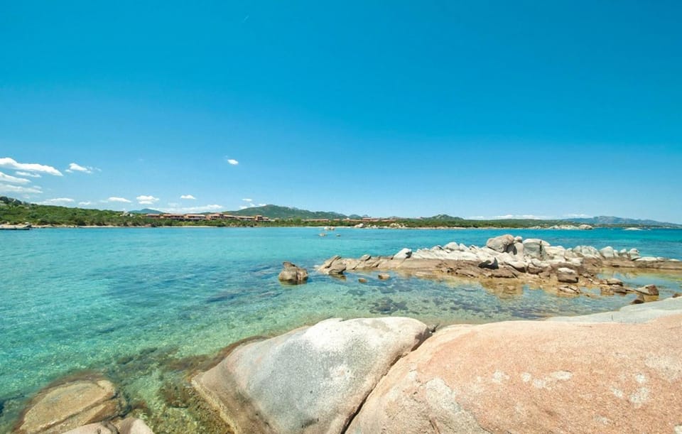 Nearby landmark, Natural landscape