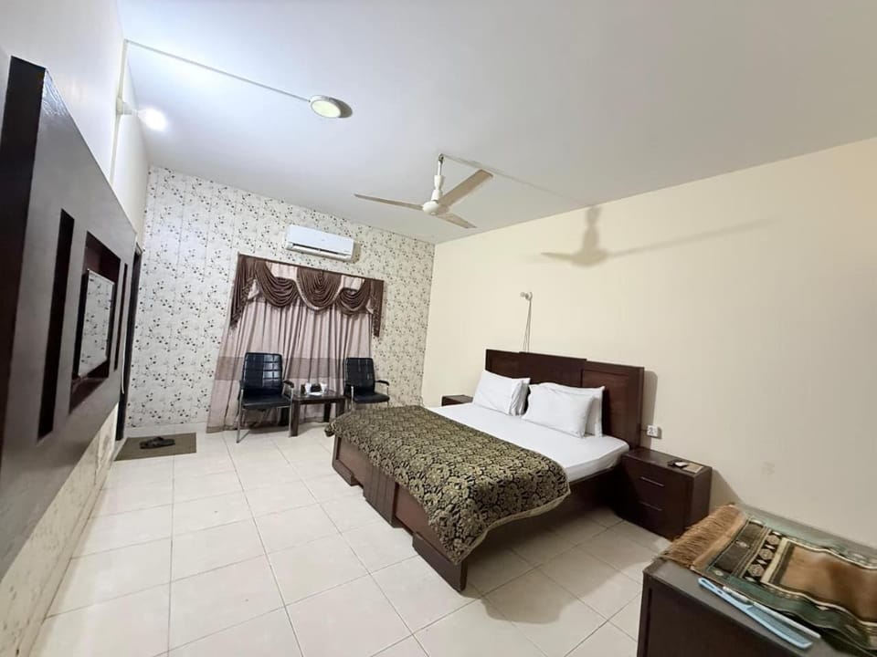 Grace Inn Guest House Bed and Breakfast in Karachi