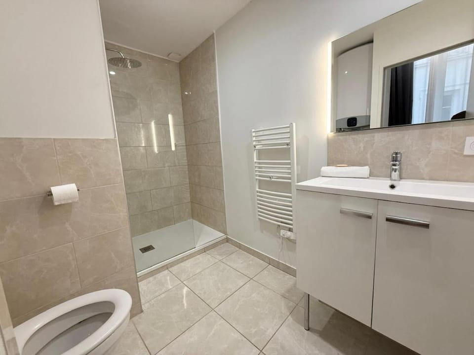 Herriot 1 - Bedroom - Hyper Centre Apartment in Lyon
