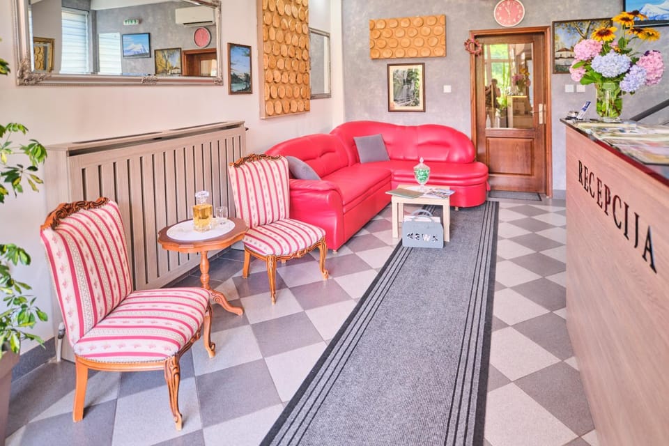 Property building, Lobby or reception, Decorative detail