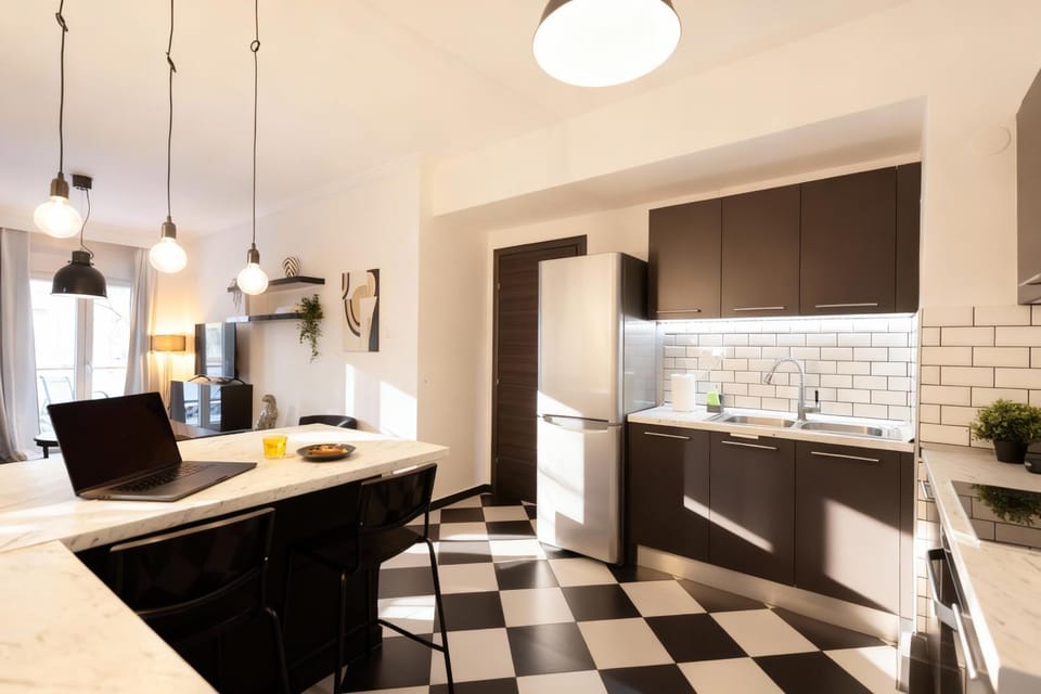 Dining area, kitchen