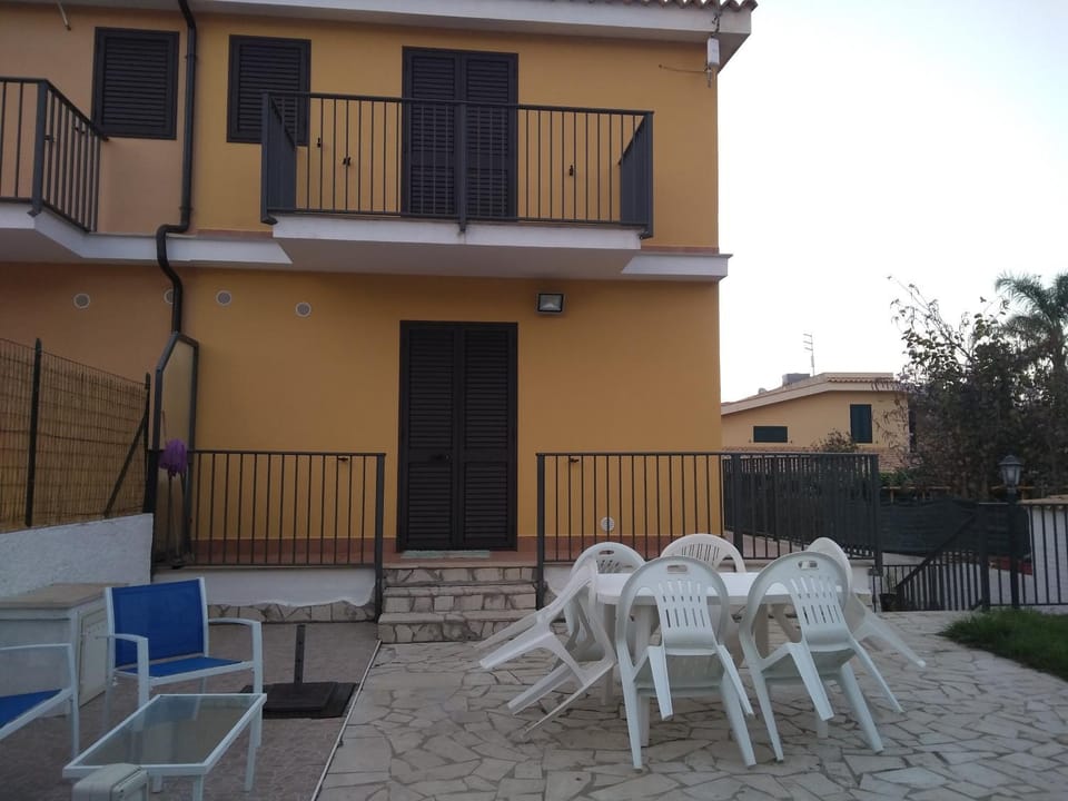 Property building, Balcony/Terrace