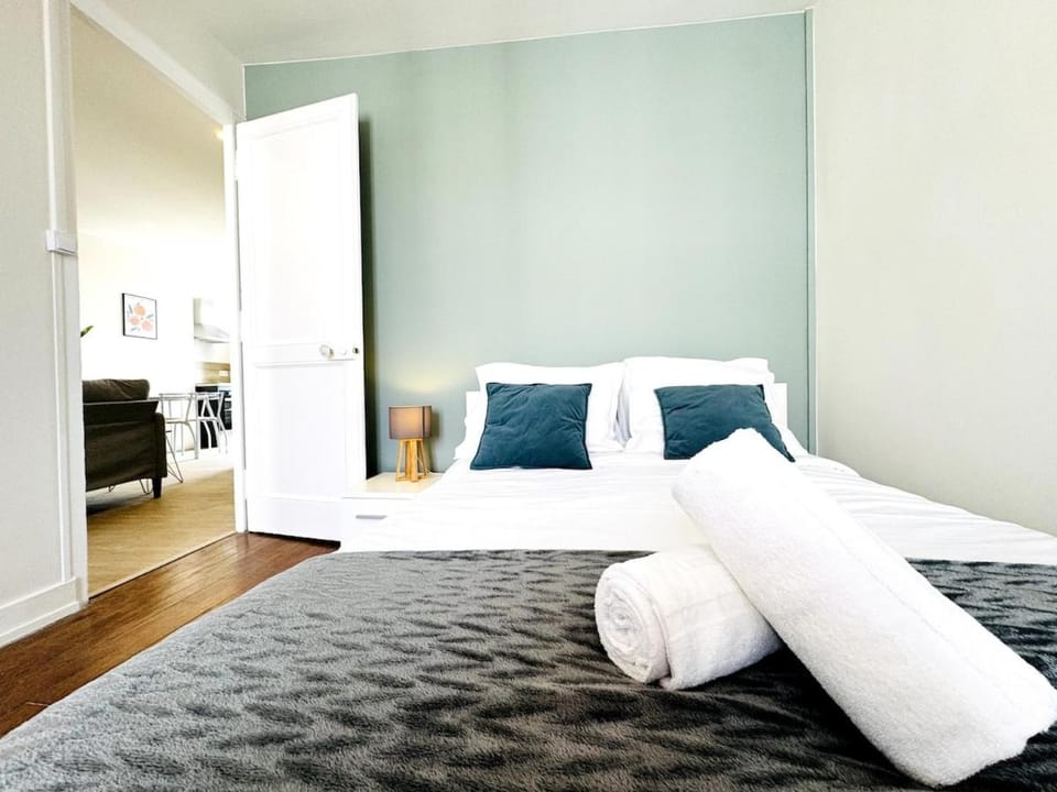 Jean Jaurès 2 Bedrooms Debourg Apartment in Lyon
