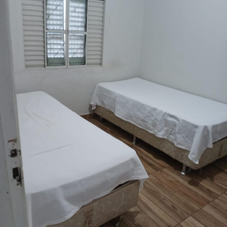 Casa uberlandia economico House in Uberlândia