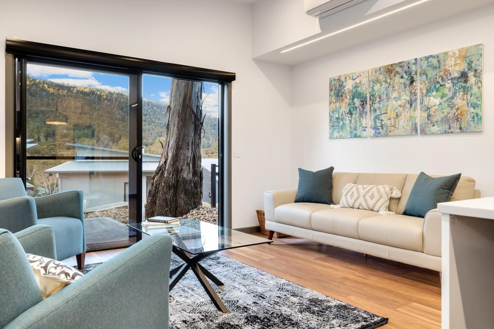 Living room, Mountain view