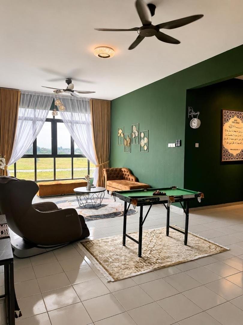 klebang Beachfront Homestay I Snooker I Massage Chair I Pool Apartment in Malacca
