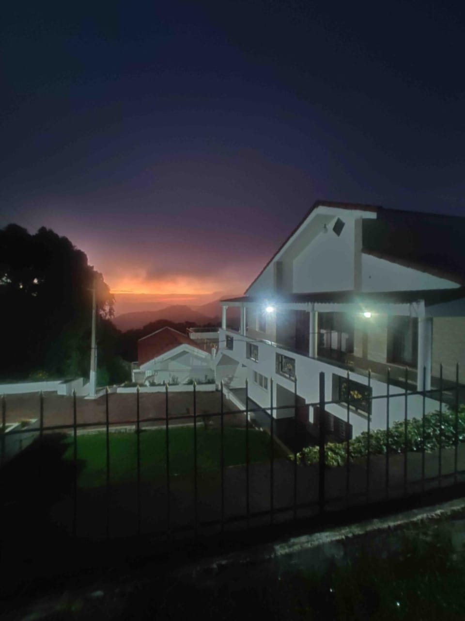 Hill Side Cottage Hotel in Tamil Nadu