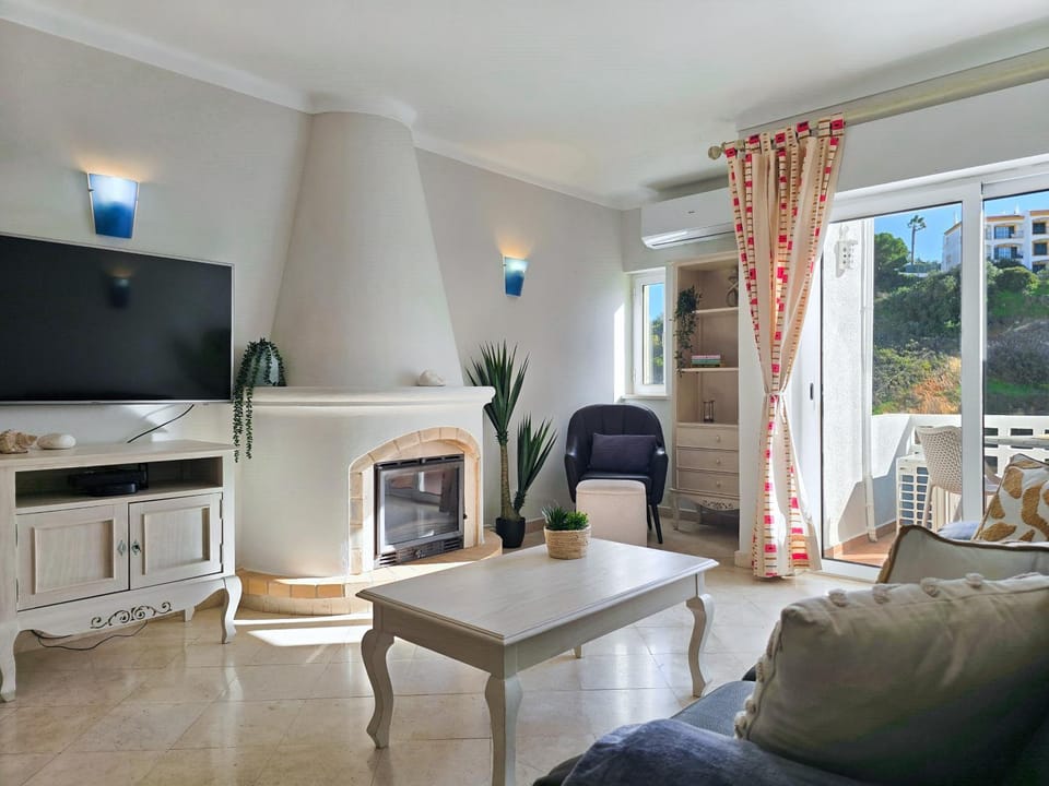 TV and multimedia, Living room, air conditioner