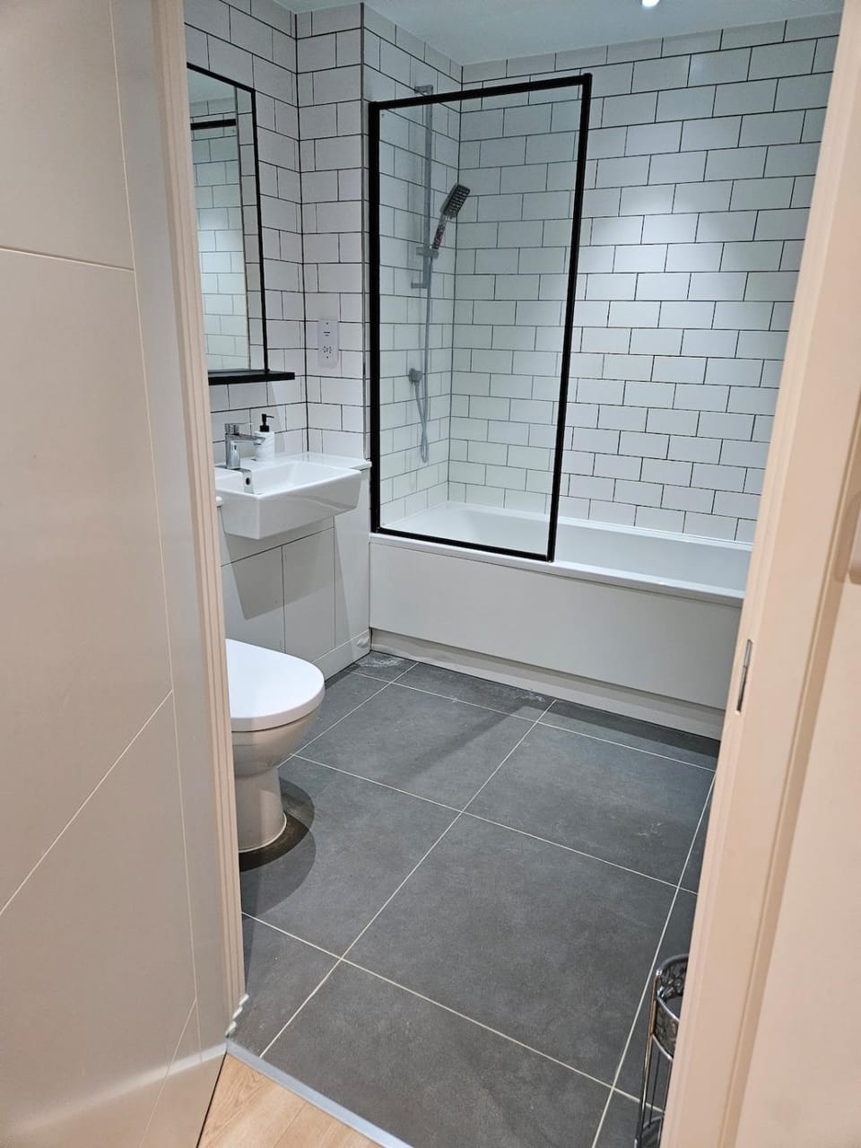 Shower, Toilet, Bathroom, Bath