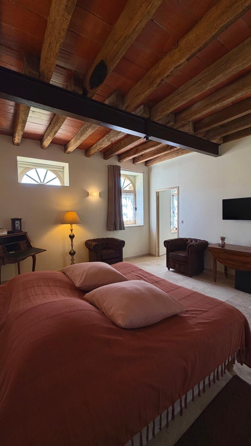 Seating area, Bedroom
