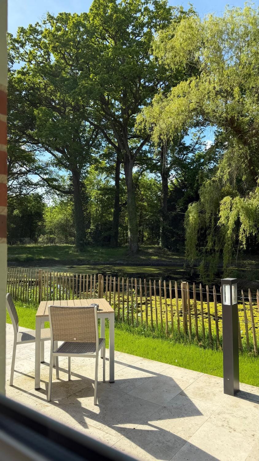 Patio, Lake view