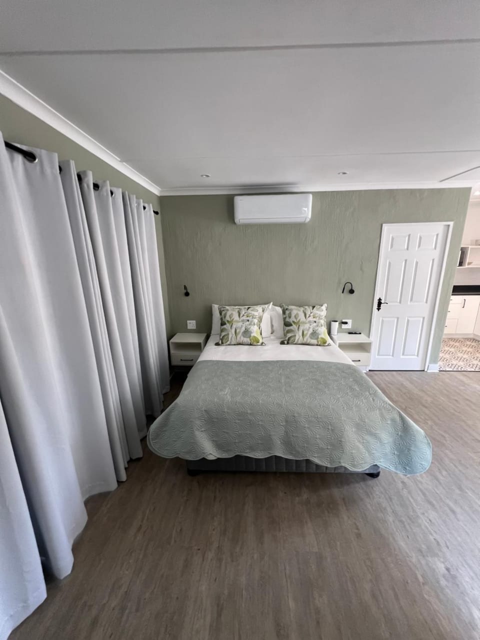 Bed, air conditioner