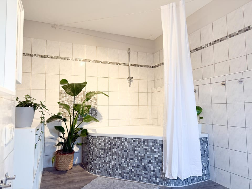 Shower, Bathroom, Photo of the whole room, Bath, hair dryier, internet, internet, towels, towels