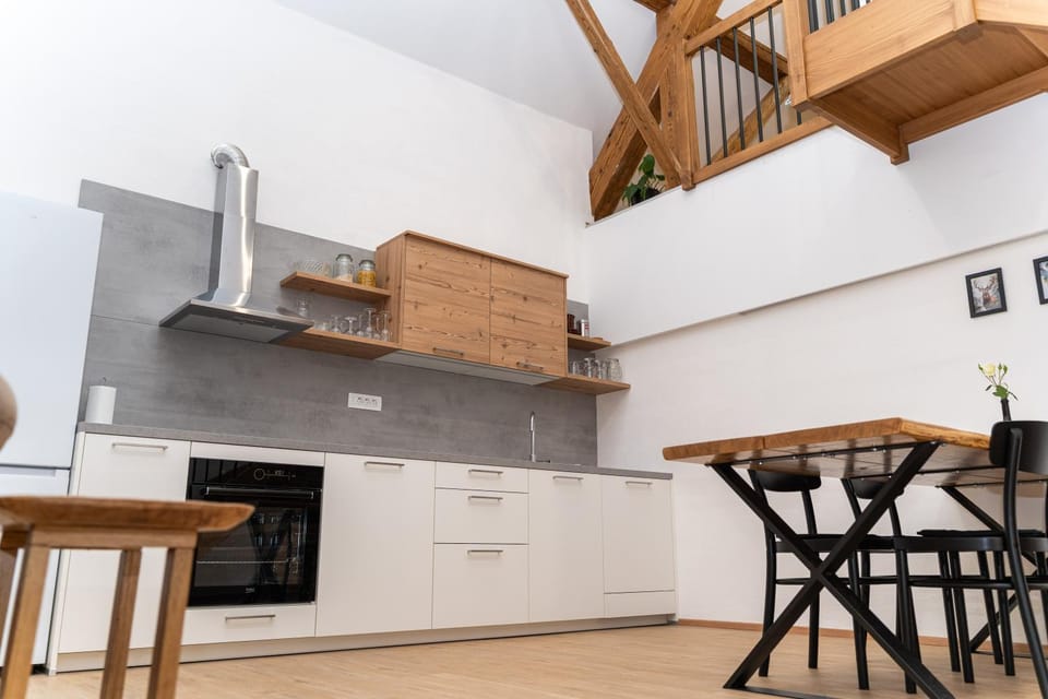 Dining area, kitchen