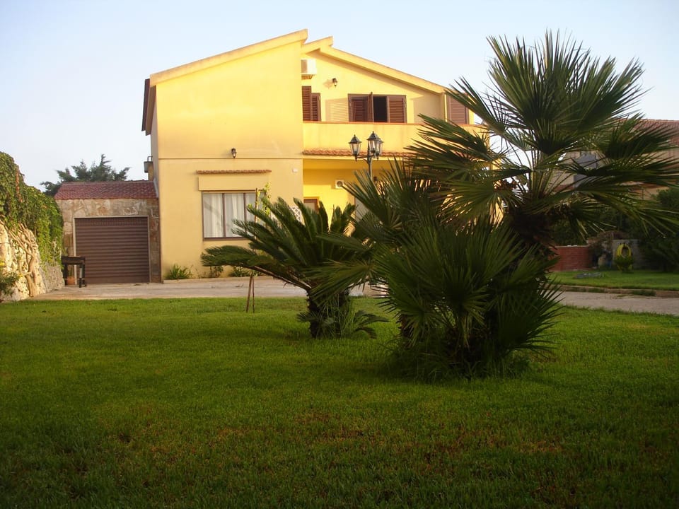 Property building, Garden, Garden view