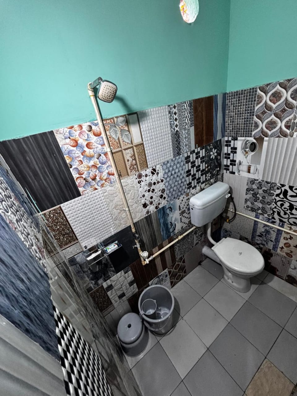 Bathroom, Internal: Not applicable to any particular room
