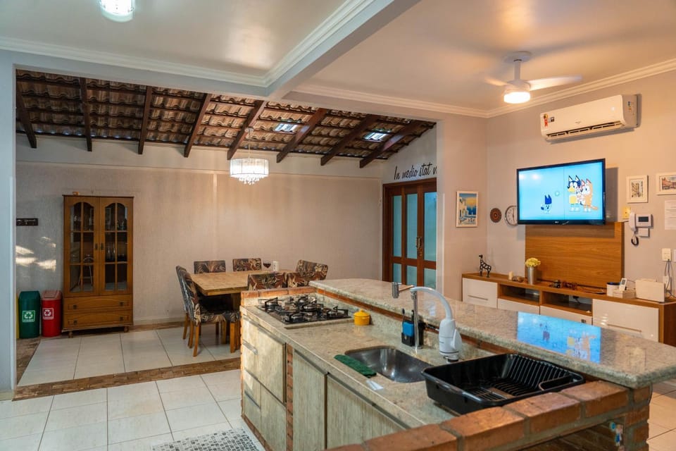Dining area, Meals
