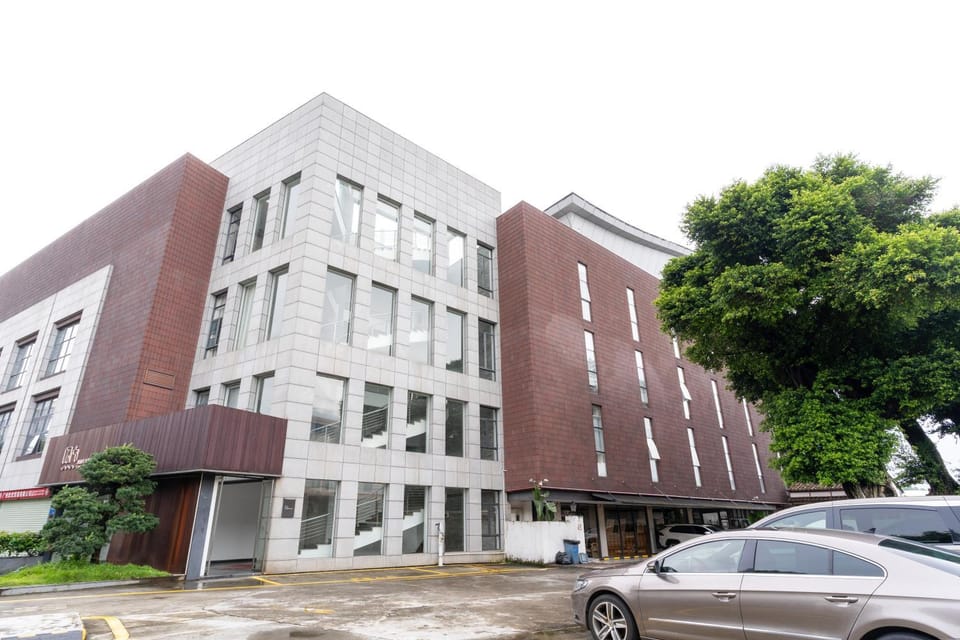 Property building, Day, Location, Parking