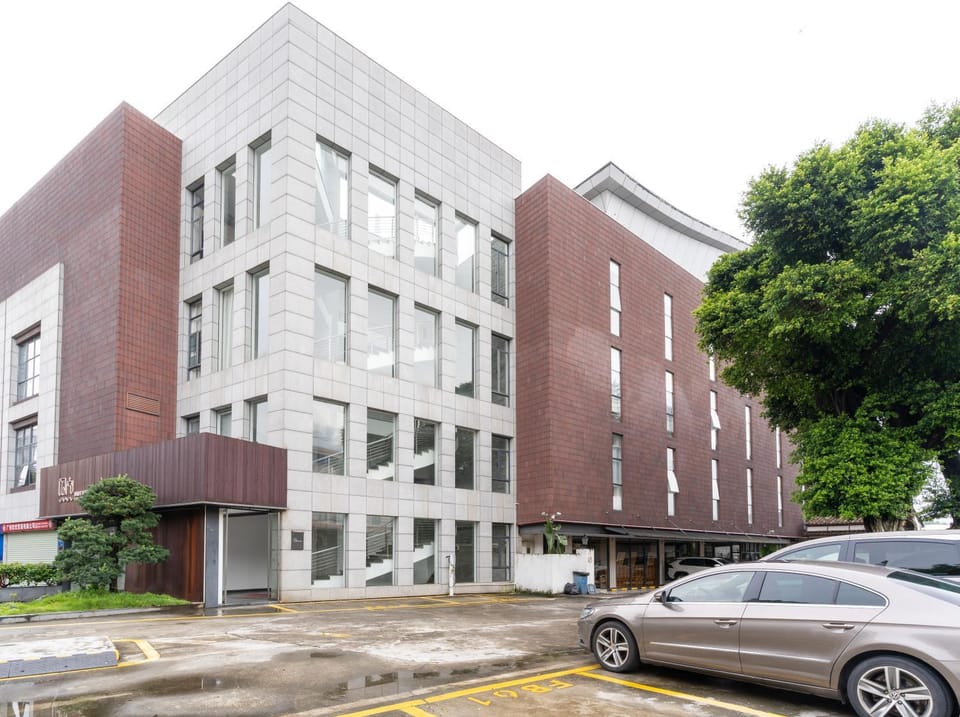 Property building, Day, Location, Parking
