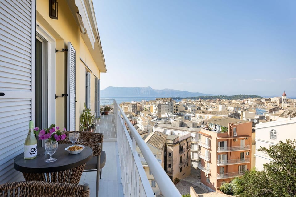 Balcony/Terrace, City view, Landmark view, Mountain view
