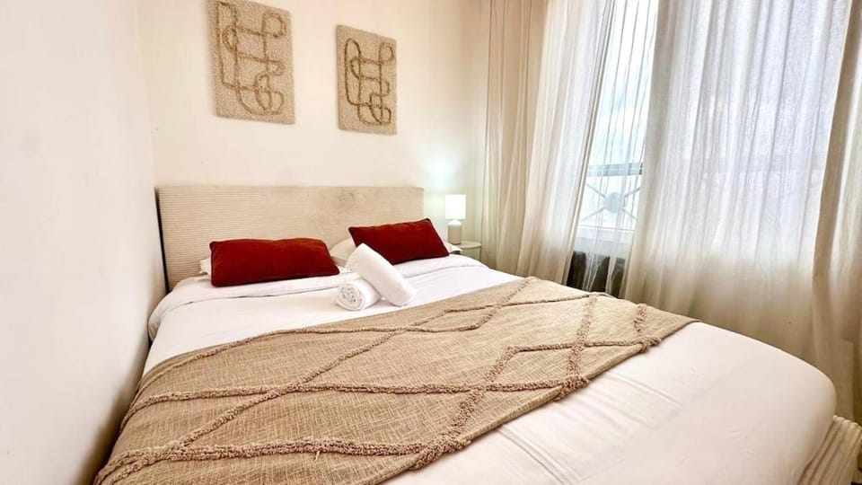 Margnolles - 1 Bedroom - Croix Rousse Apartment in Caluire-et-Cuire