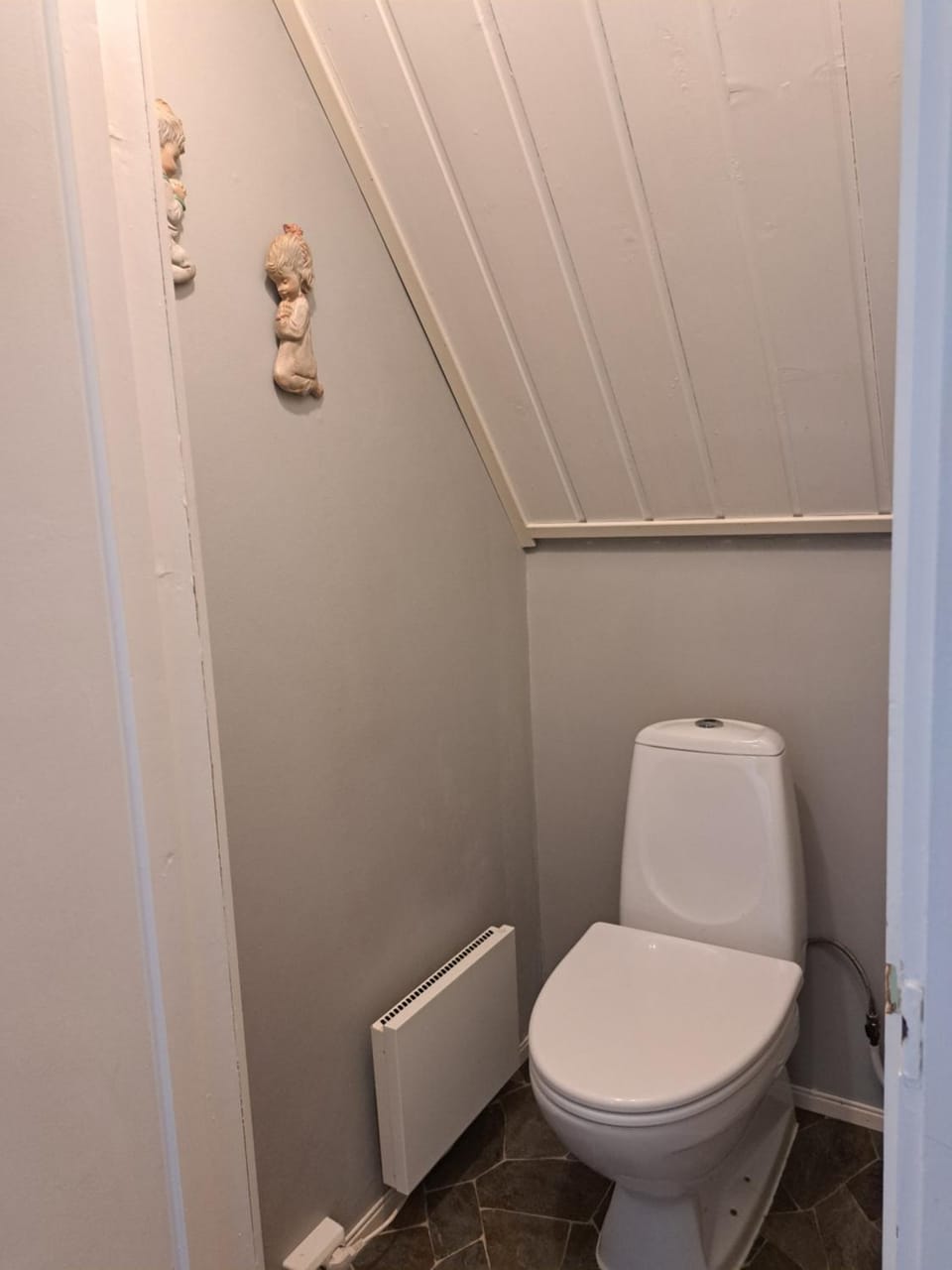 Andre etasje, hjemmekoselig og sentral leilighet Apartment in Viken, Norway