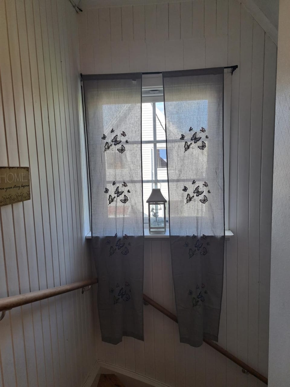 Andre etasje, hjemmekoselig og sentral leilighet Apartment in Viken, Norway