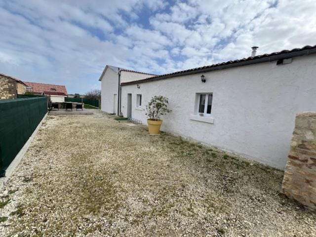 Domaine des Pierres Blanches - Epargnes Bed and Breakfast in Nouvelle-Aquitaine