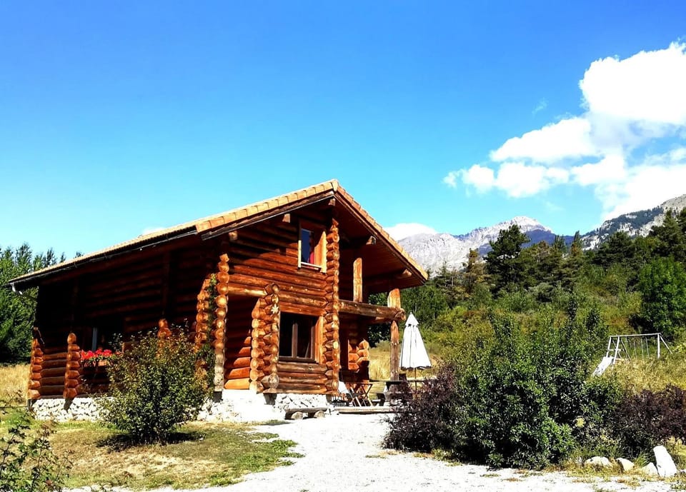 Le Chalet Neige Chalet in Provence-Alpes-Côte d'Azur