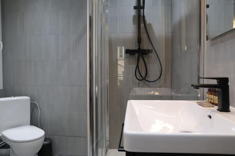 Shower, Bathroom