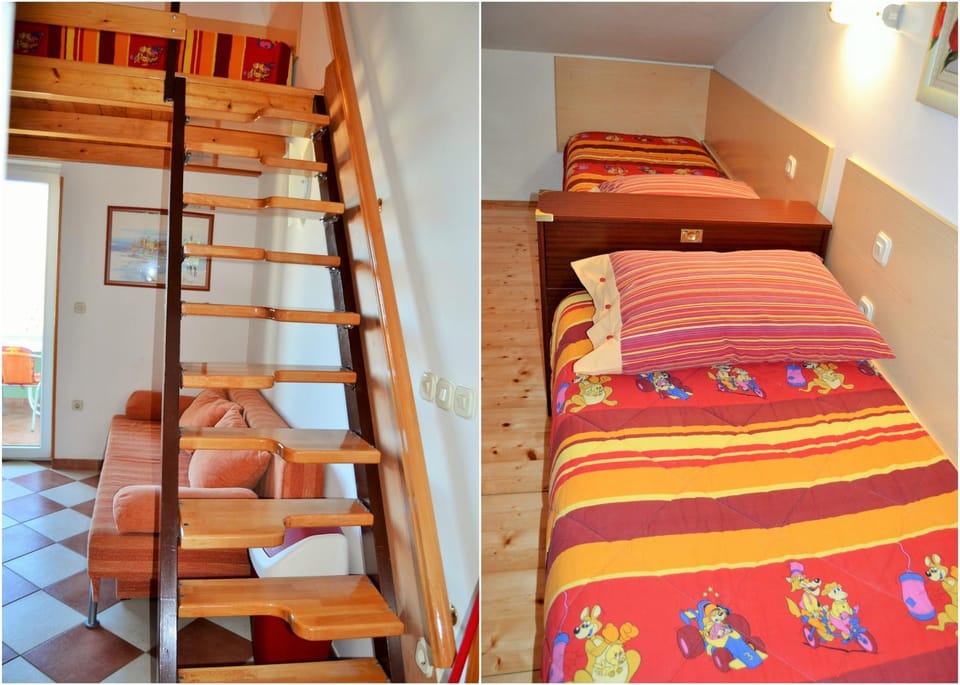 Bed, Living room