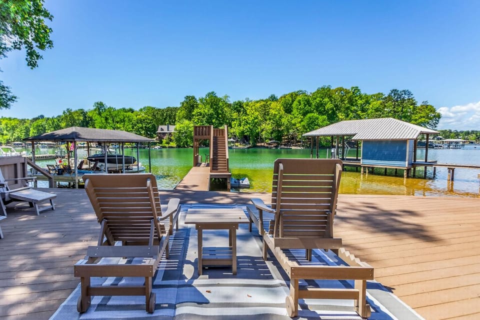 Lakefront Cabin with Private Dock Cabin in Lake Martin