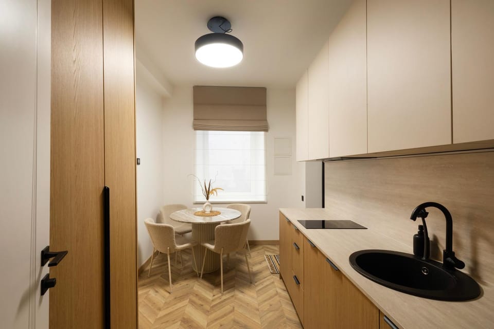 Kitchen or kitchenette, Dining area, stove