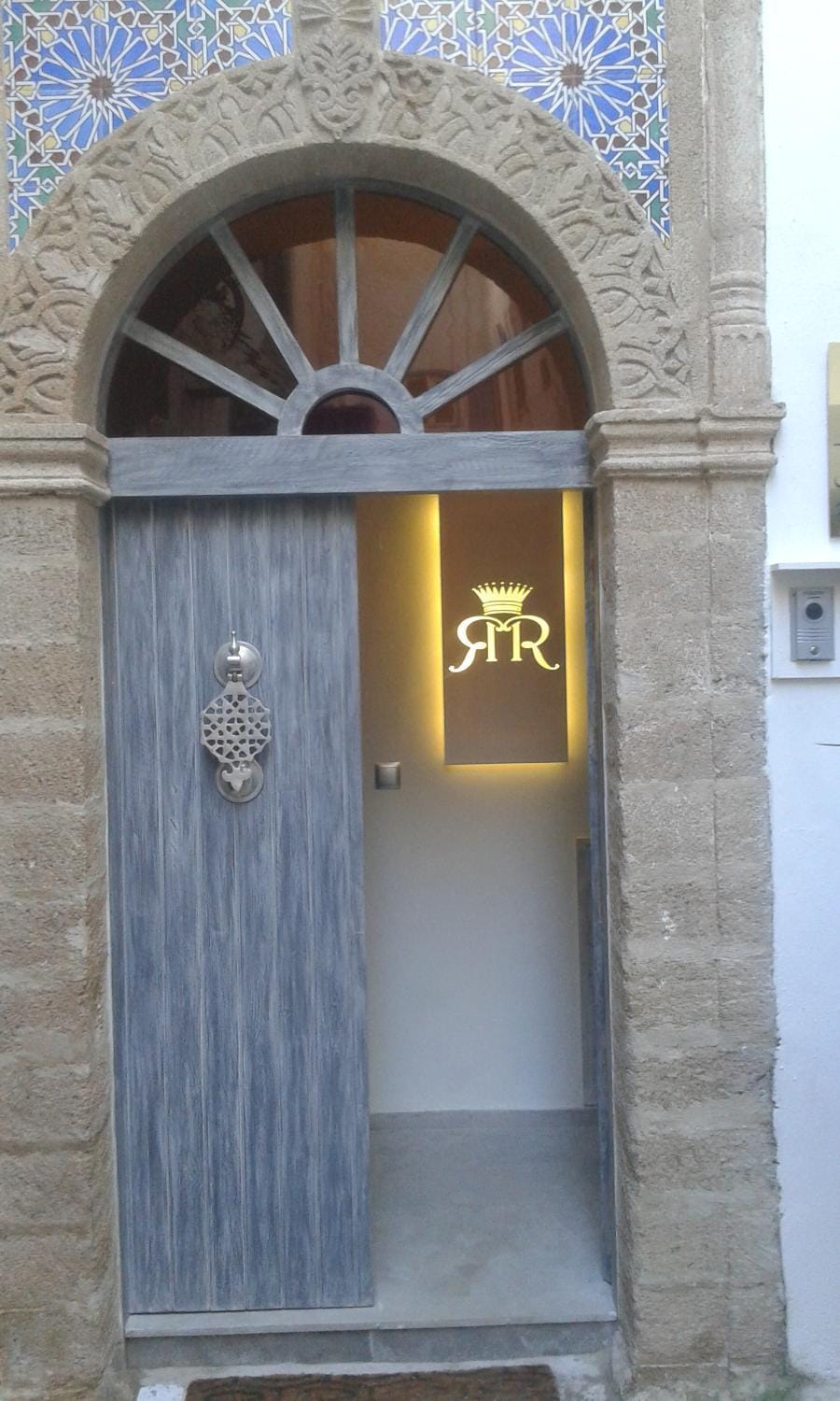 Facade/entrance