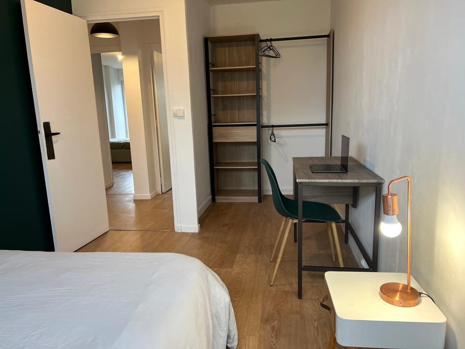 Bed, Photo of the whole room, Bedroom