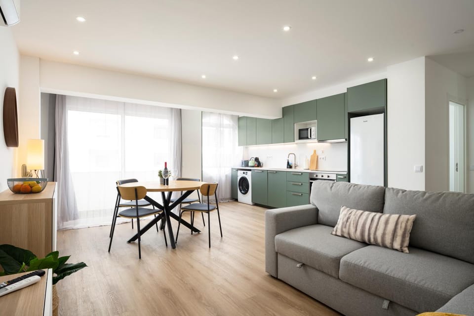 Kitchen or kitchenette, Living room, Seating area, air conditioner