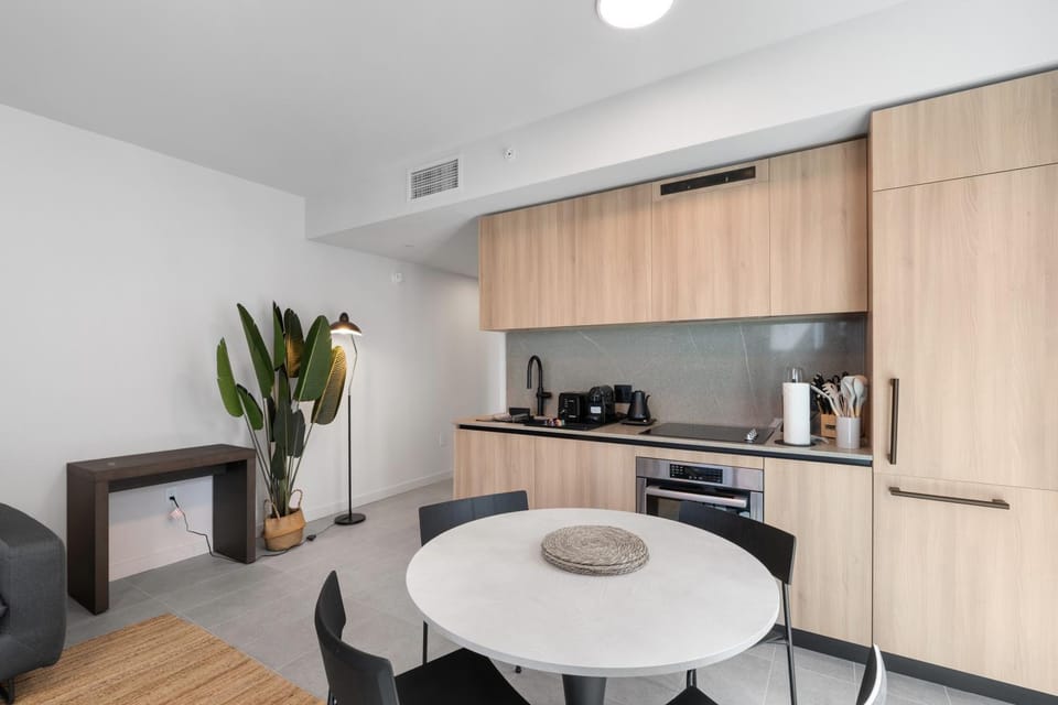 Dining area, kitchen