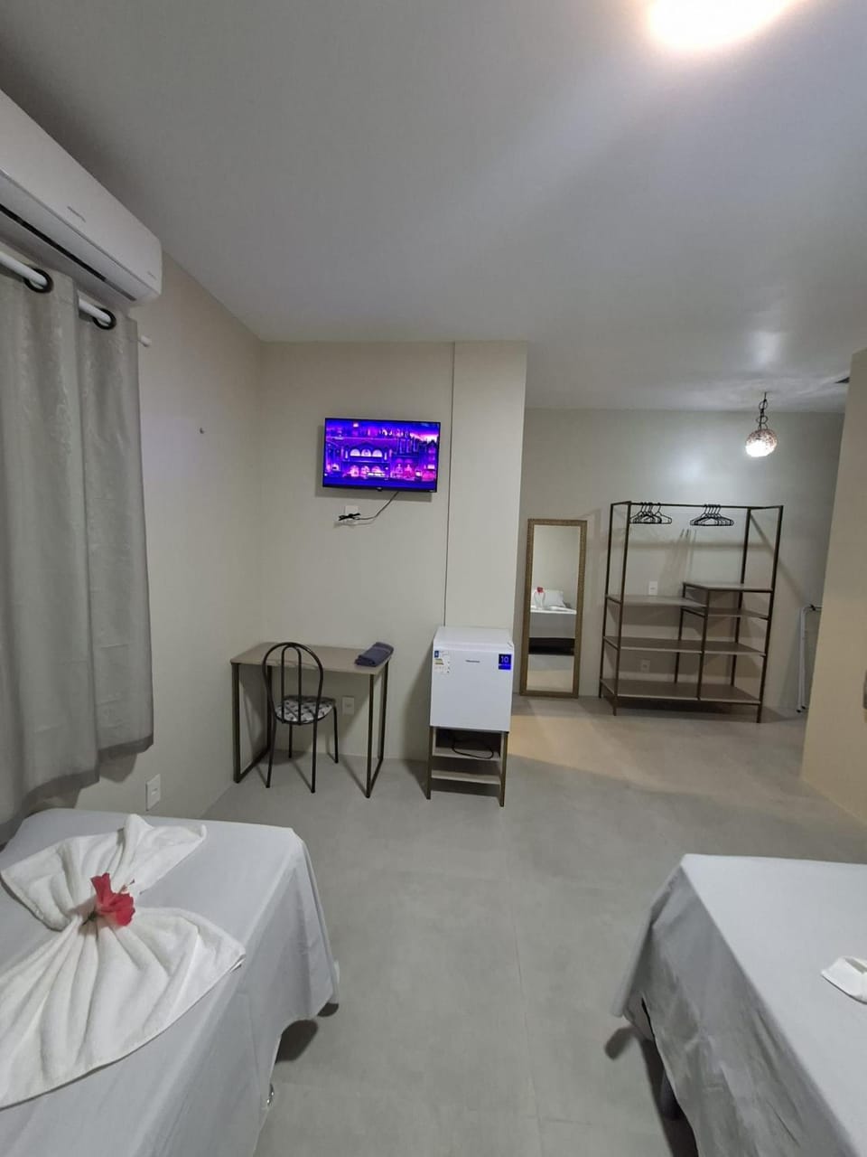 Bed, TV and multimedia, Photo of the whole room, Bedroom, minibar, air conditioner