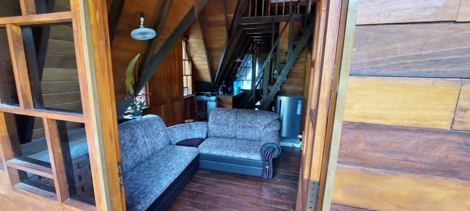 Sanda Ruwan Giri Vishwa Shanthi Vacation rental in Sri Lanka