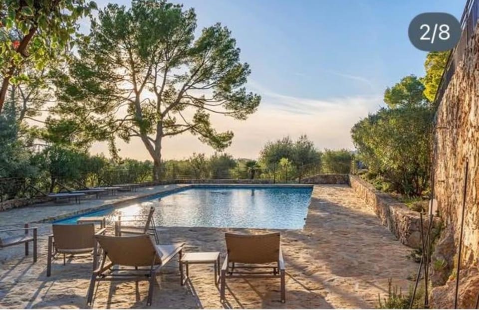 Mas Provençal d'Exception avec Piscine et Vue Mer pour 8-10 Personnes Villa in Le Beausset