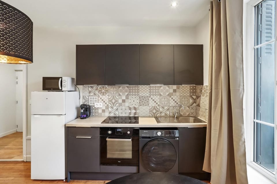 Kitchen or kitchenette, kitchen