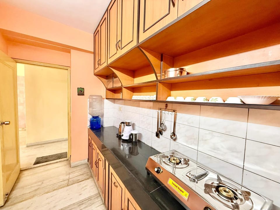 microwave, stove, kitchen