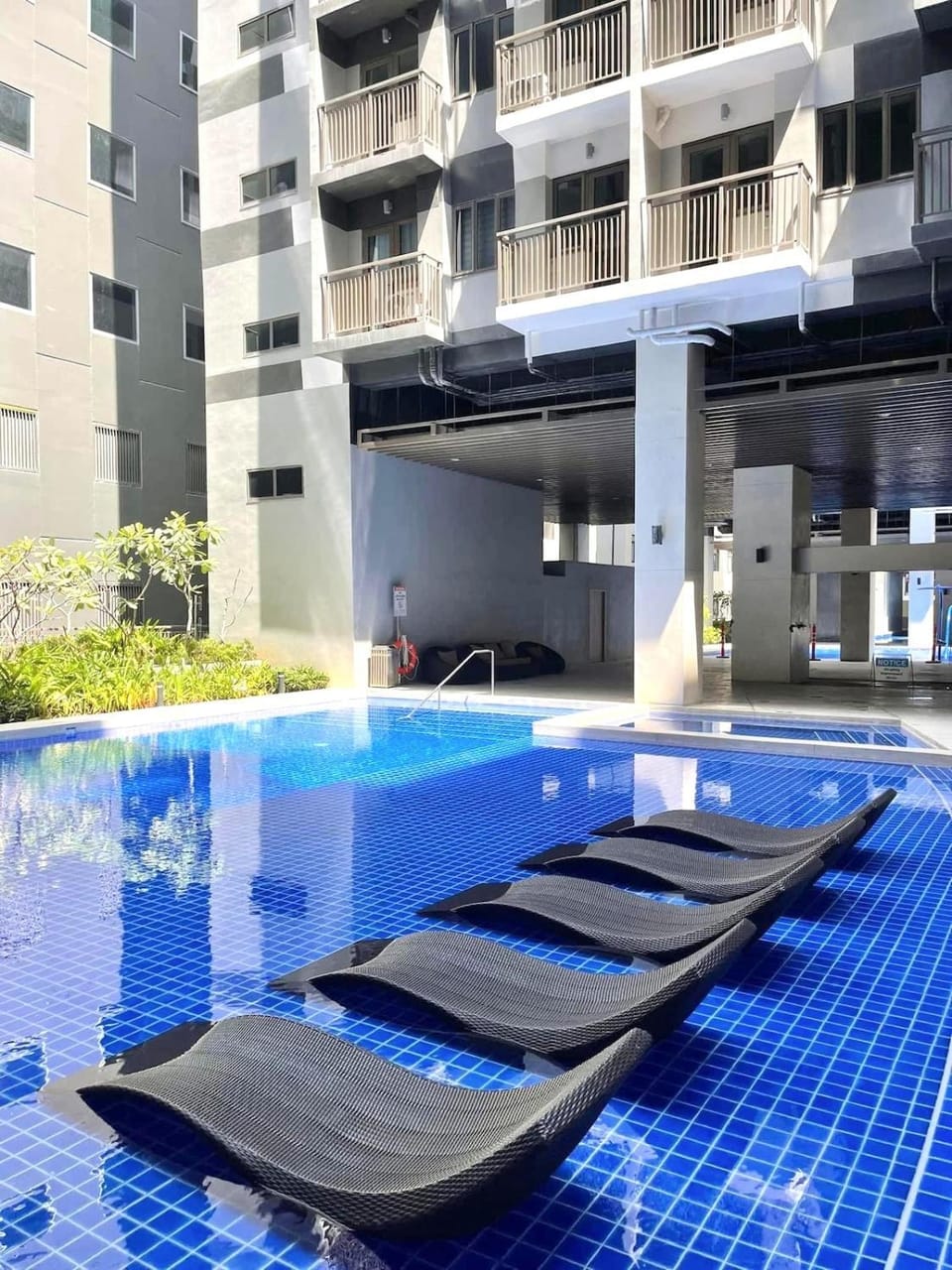Hidden All in Comfy Luxe Stay MOA Pasay Apartment in Pasay
