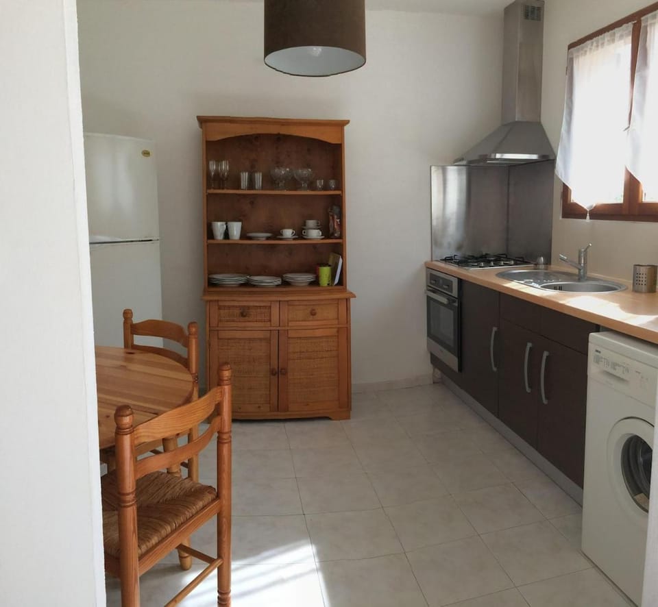 Maison avec piscine sans voisinage à 4km de la mer House in Linguizzetta