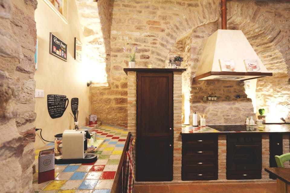 hair dresser, kitchen