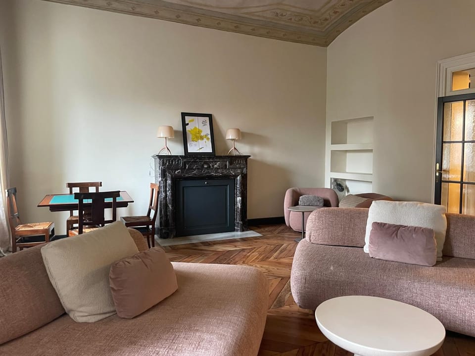 TV and multimedia, Living room, Seating area