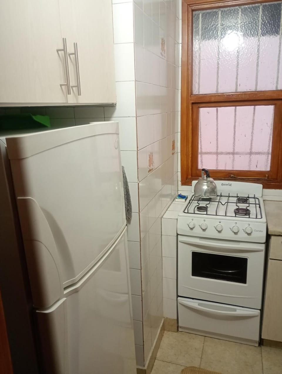 Kitchen or kitchenette, oven