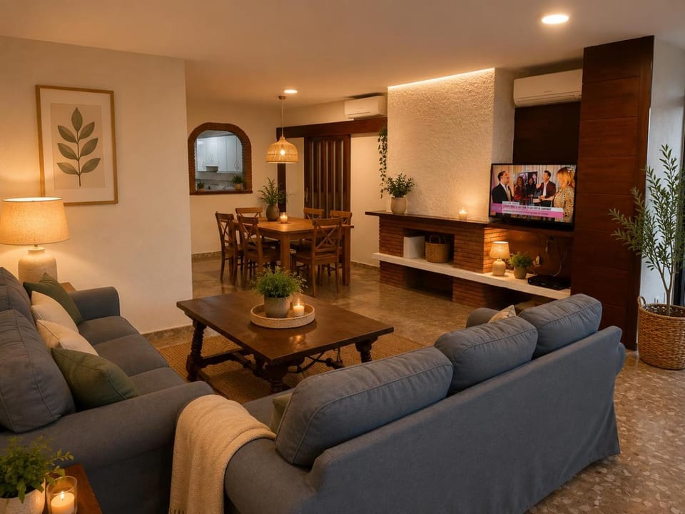 Communal lounge/ TV room