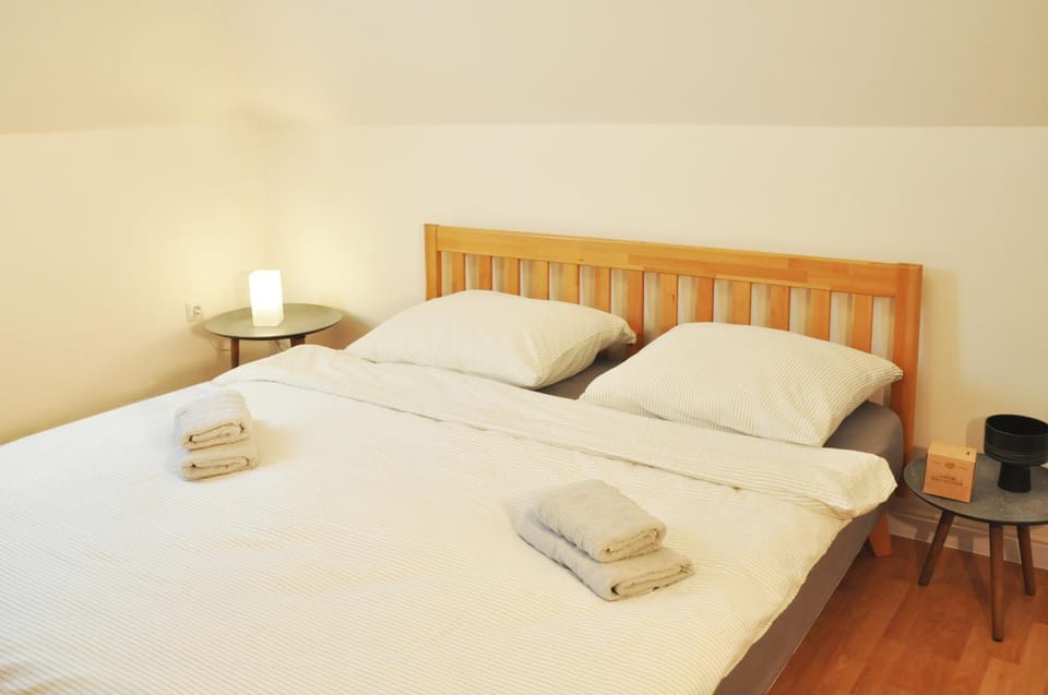 Bed, Bedroom, wardrobe